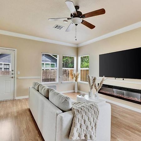 Spacious Home-Queen Suite-Game Room-Movie Room Austin Exterior photo