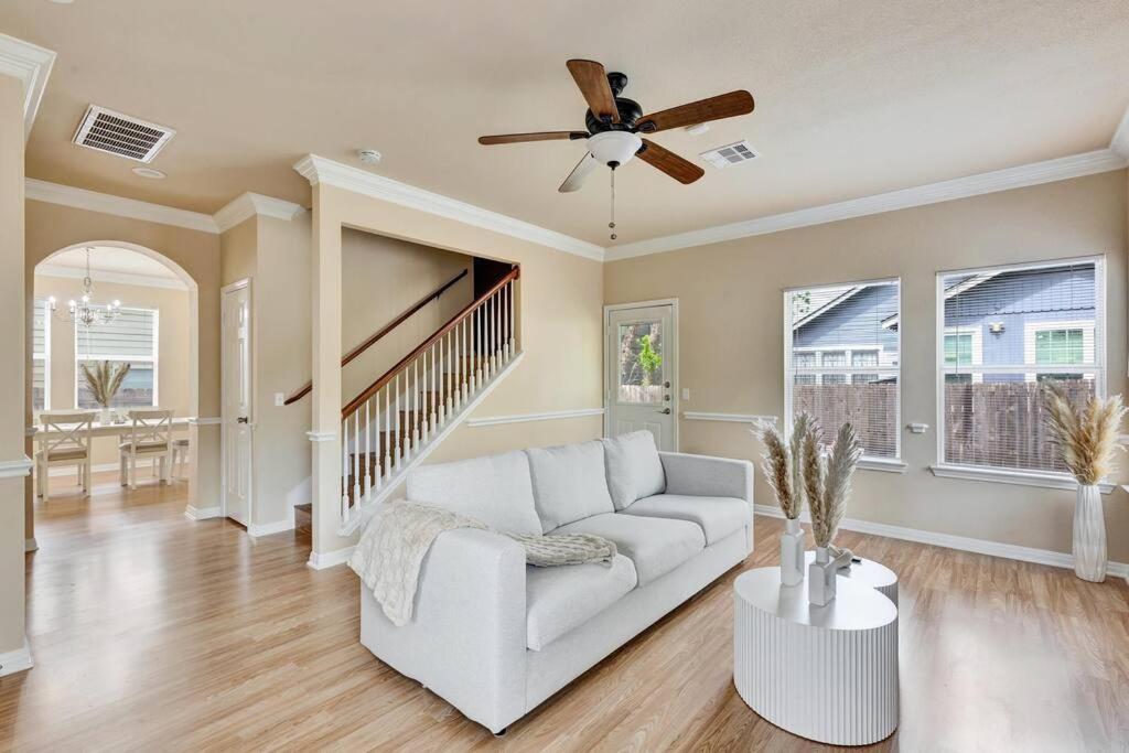 Spacious Home-Queen Suite-Game Room-Movie Room Austin Exterior photo
