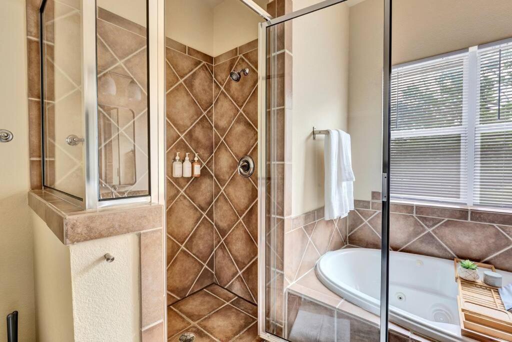 Spacious Home-Queen Suite-Game Room-Movie Room Austin Exterior photo